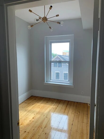 Building Photo - 147 Princeton St