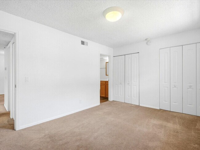 Building Photo - 3250 Oneal Cir