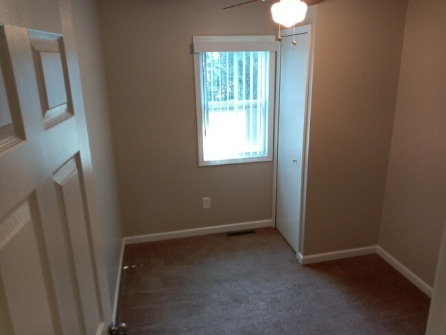 Building Photo - 801 Sanders Rd