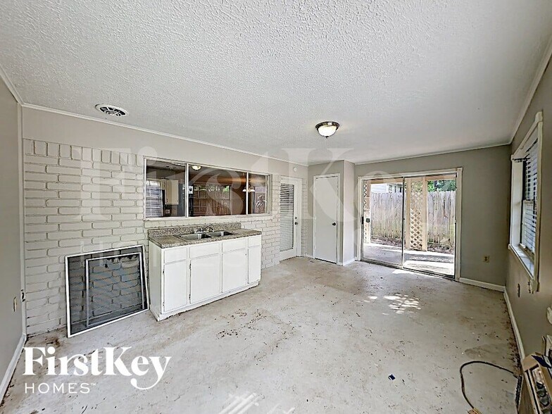 Building Photo - 9311 Wallingham Dr