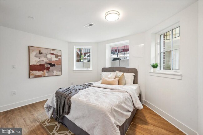 Building Photo - 1614 Kilbourne Pl NW