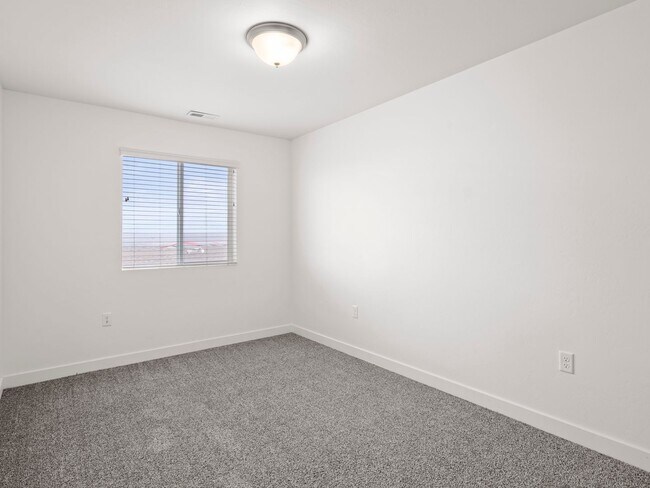 Building Photo - Gorgeous 3 bedroom home in  Herriman!