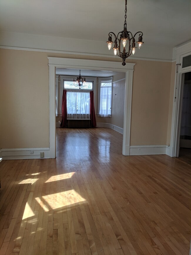 Dining Room - 812 W Granite St
