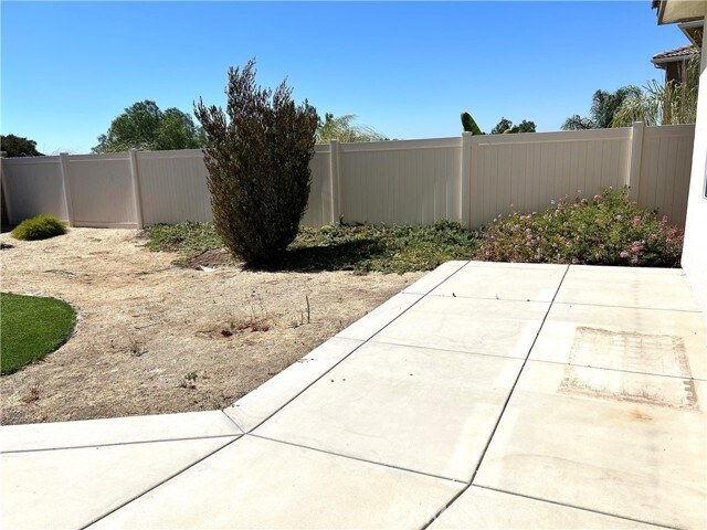 Building Photo - 45667 Bassett St