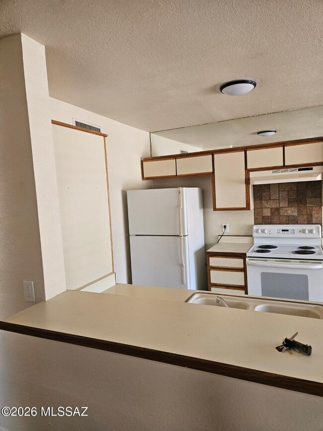 Building Photo - 5664 S Wood Crest Dr