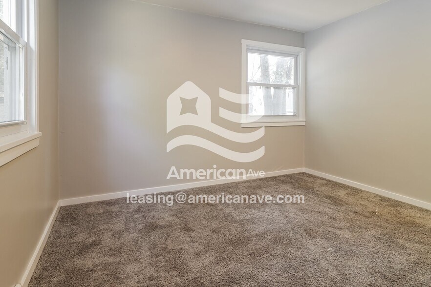 Building Photo - 33116 Armada Ct