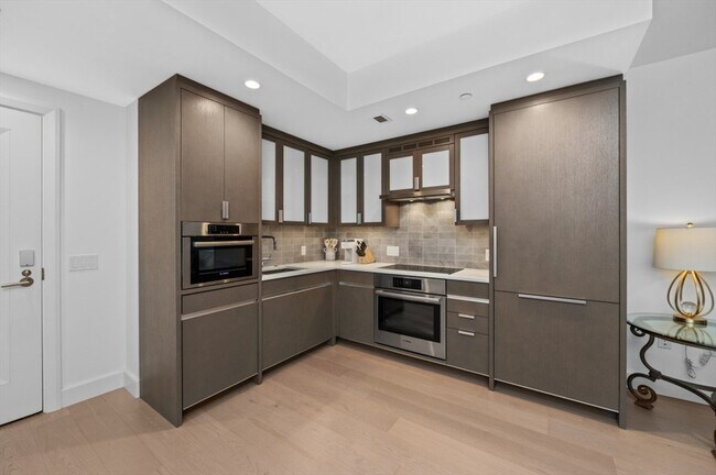 Building Photo - 100 Lovejoy Wharf