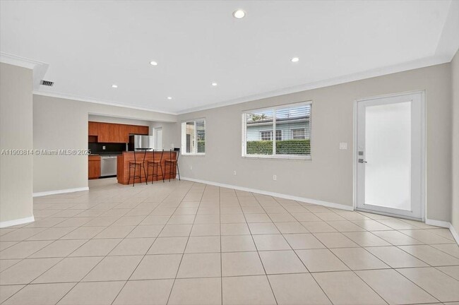 Building Photo - 349 Santander Ave