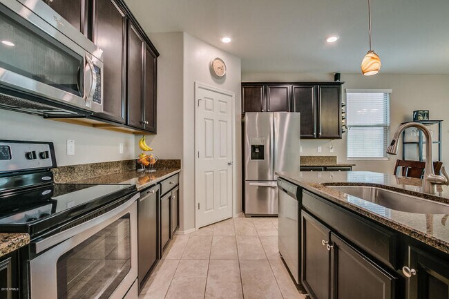 Building Photo - Great Mesa Community Dahlia Pointe 3 bedro...