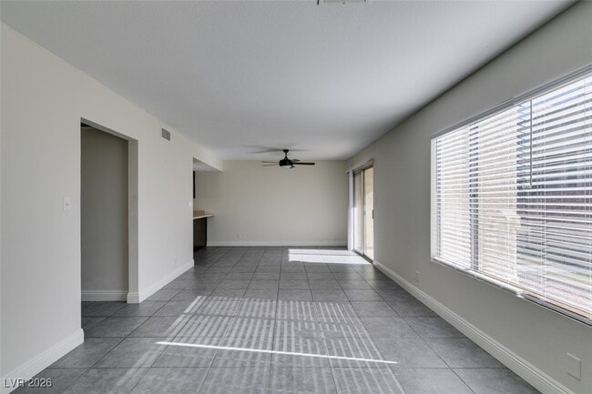 Building Photo - 764 Lawrence Dr