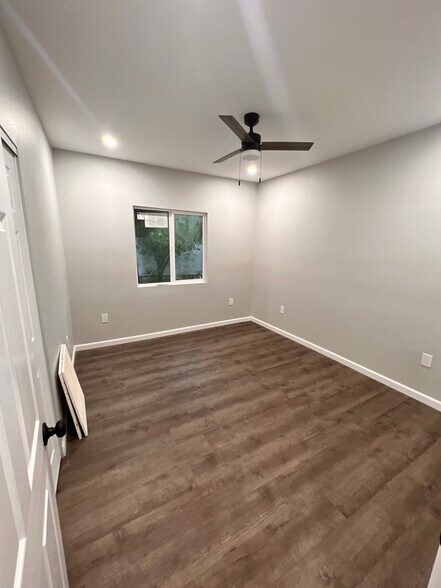 Building Photo - 1752 W 82nd St