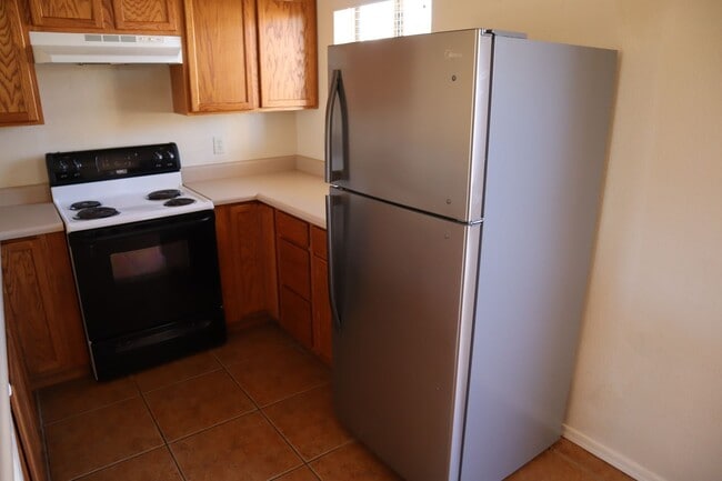 Building Photo - Great home great price