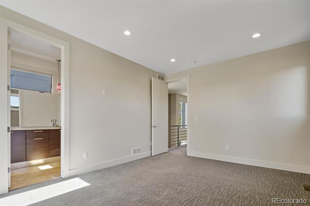 Building Photo - 2414 Glenarm Pl