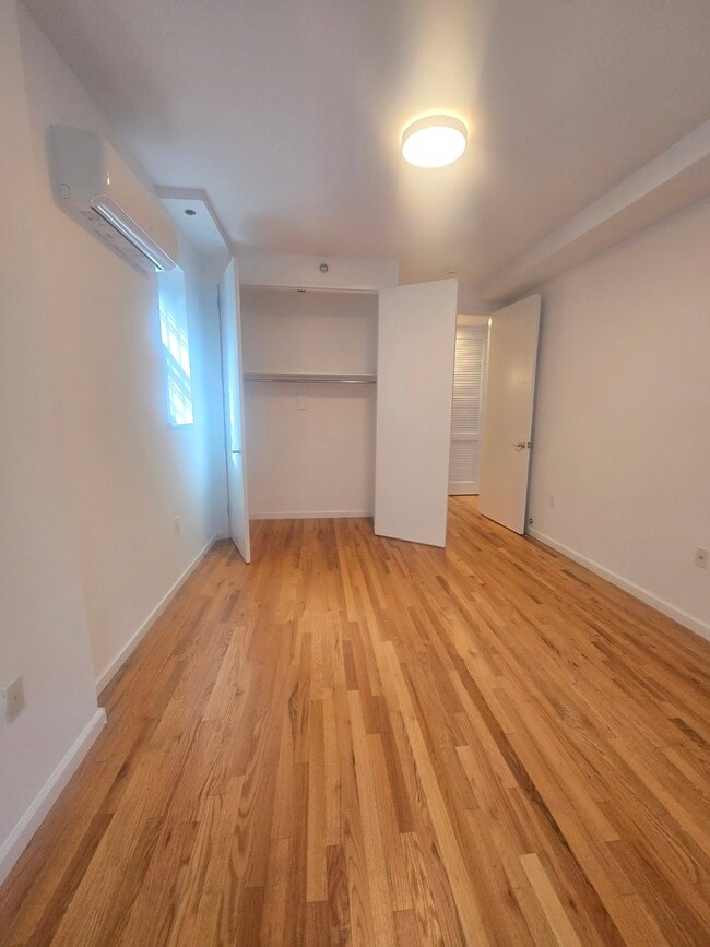 Building Photo - 5 W 127th St