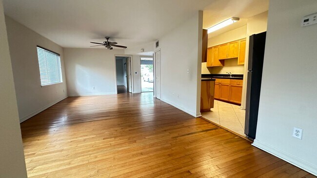 Building Photo - 231 S Summerlin Ave