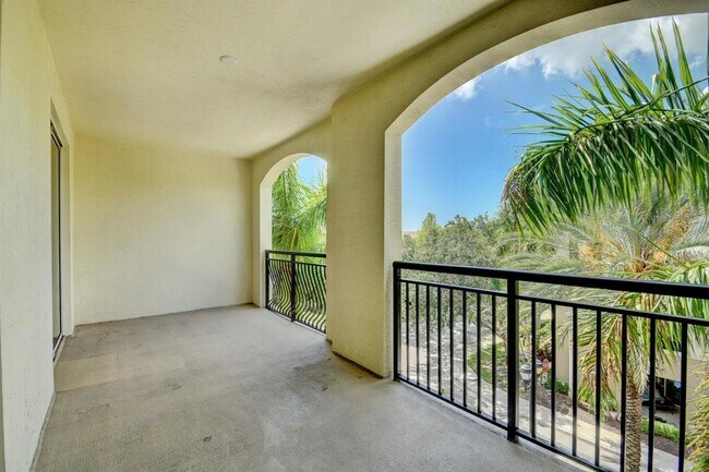 Building Photo - 1405 Renaissance Way