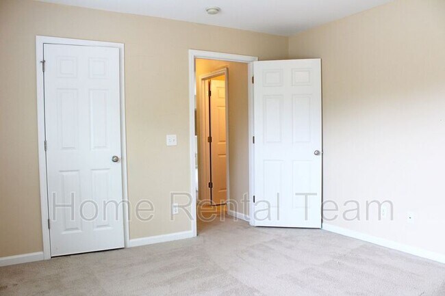 Building Photo - 122 Lake Pointe Dr