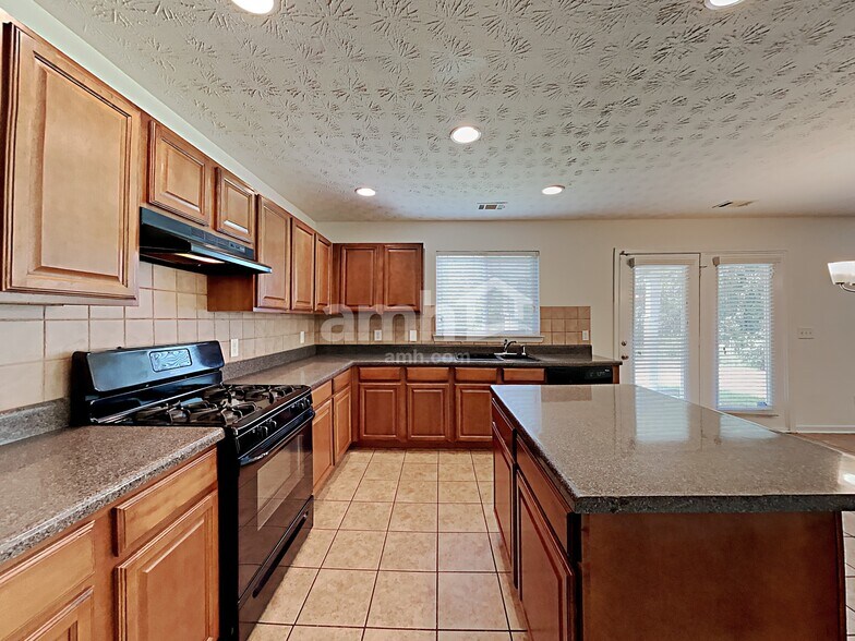 Building Photo - 2641 Farmstead Ct