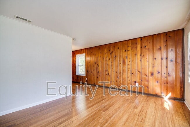 Building Photo - 9751 Marino Dr