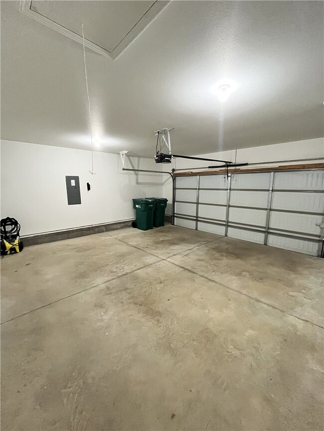 Building Photo - 2060 Periwinkle Pl