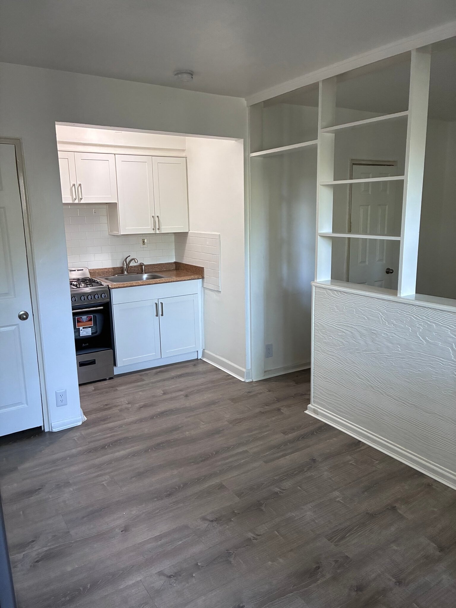 Building Photo - 801 Greenway Ct