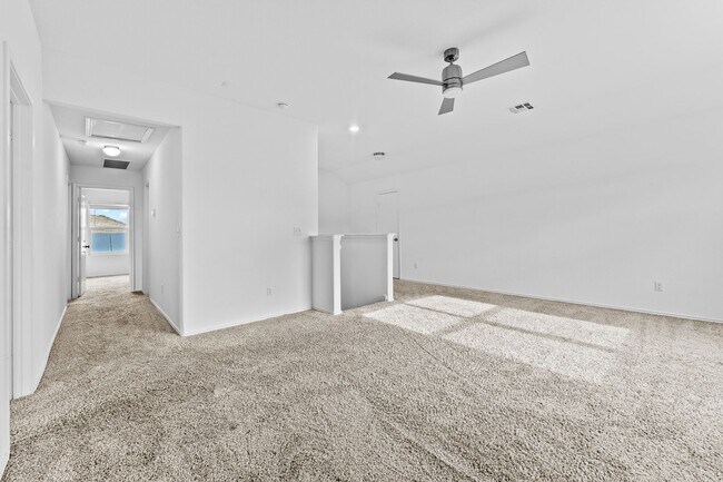 Building Photo - 129 Escondido Cir