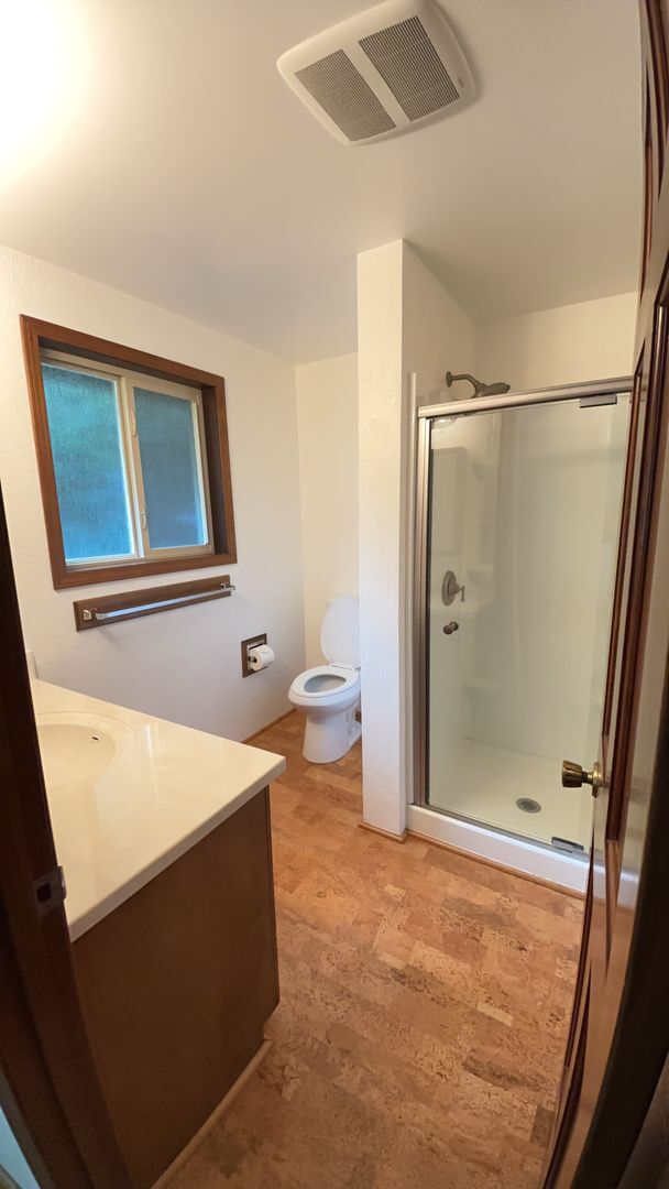 Building Photo - Lovely 3 Bedroom Home with Privacy and Pat...