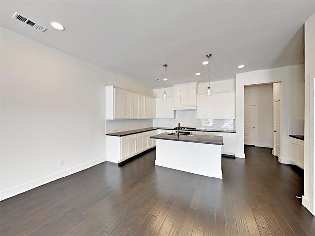 Building Photo - 324 Templeton Dr