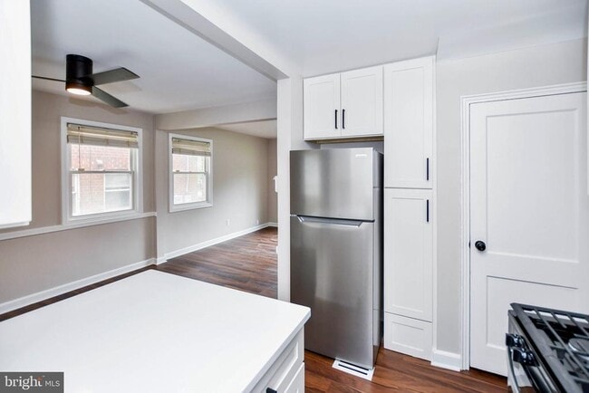 Building Photo - 5713 3rd St NE