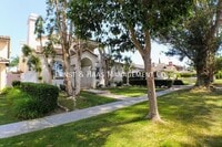 Building Photo - 3560 Pine Ave