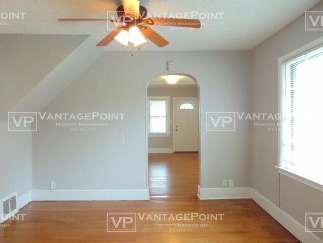 Building Photo - 993 Velp Ave