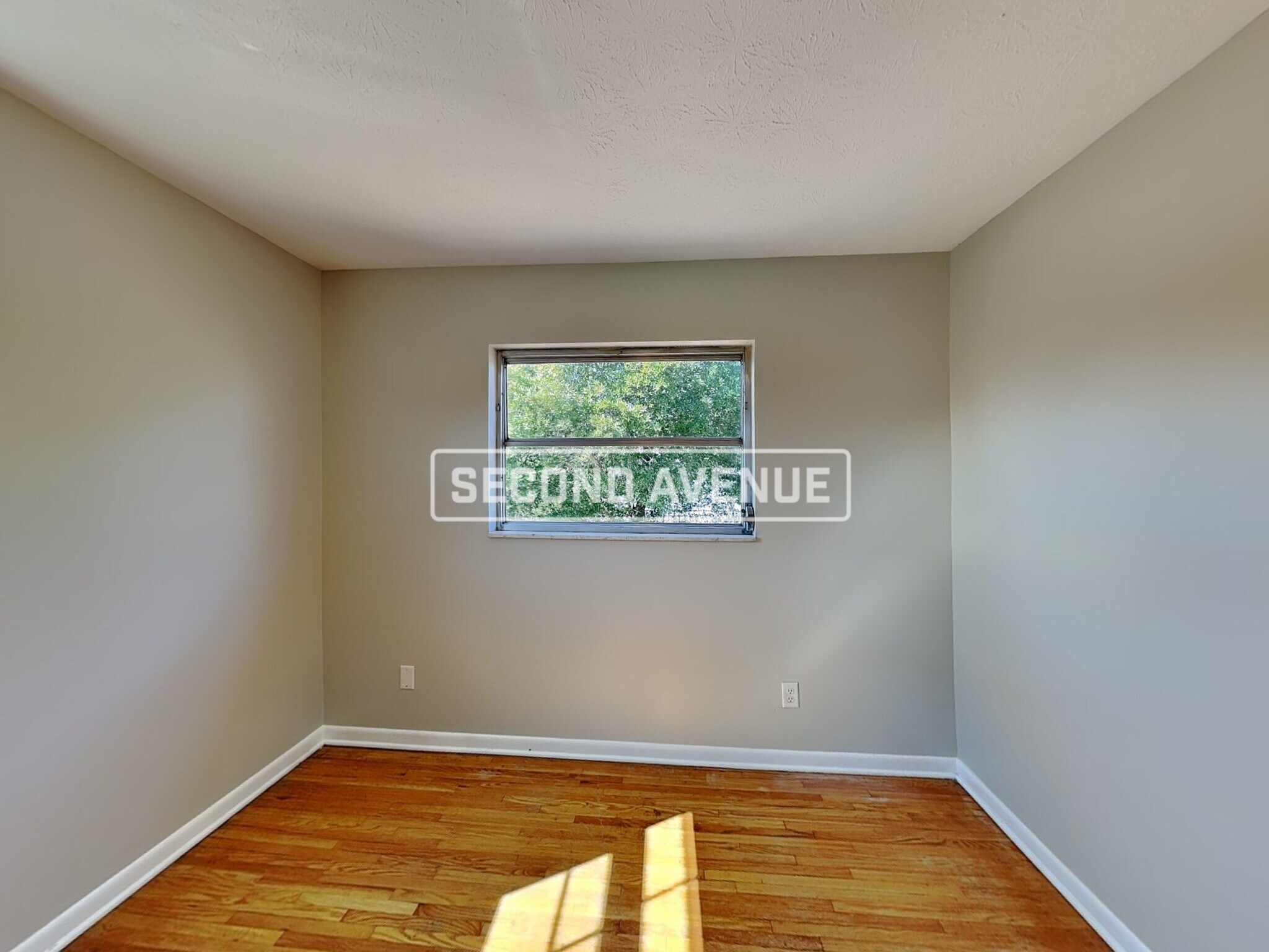 Building Photo - 5943 Jaguar Dr W