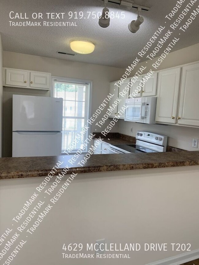 Building Photo - 4629 McClelland Dr