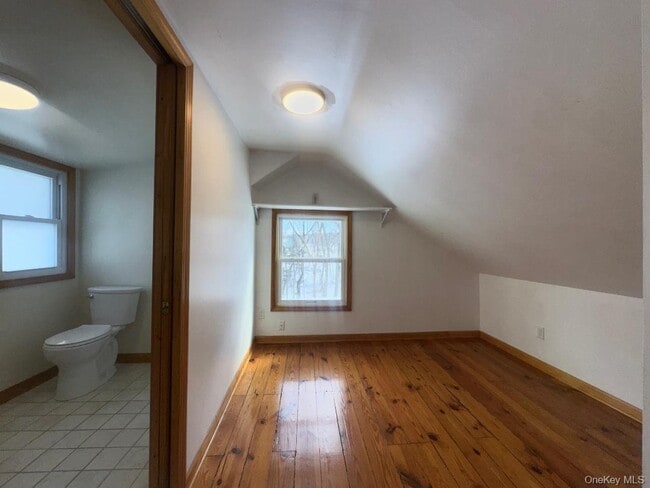 Building Photo - 16 Lake Ave