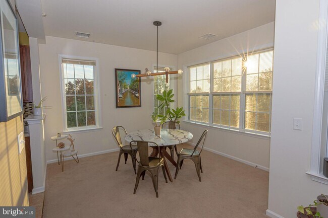 Building Photo - 832 Timberlake Dr