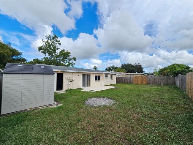 Building Photo - 4332 Newbury Dr