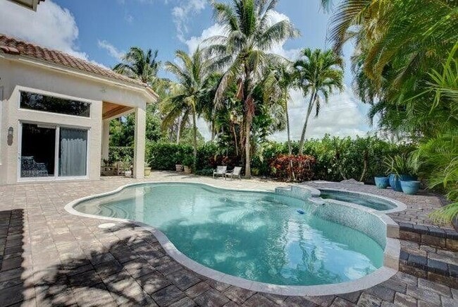 Building Photo - 6735 Royal Orchid Cir