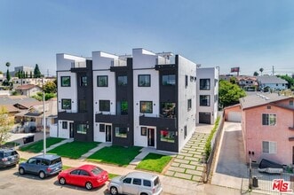 Building Photo - 4830 1/2 Pickford St