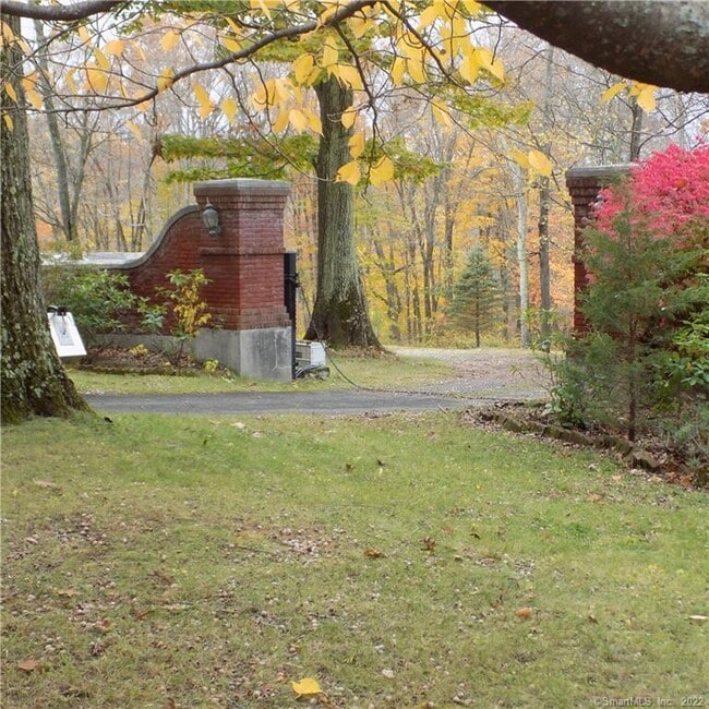 Building Photo - 64 Big Bear Hill Rd