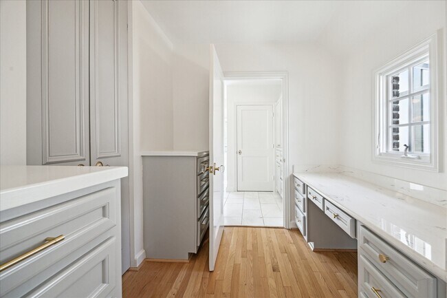 Building Photo - 2117 Chilton Rd