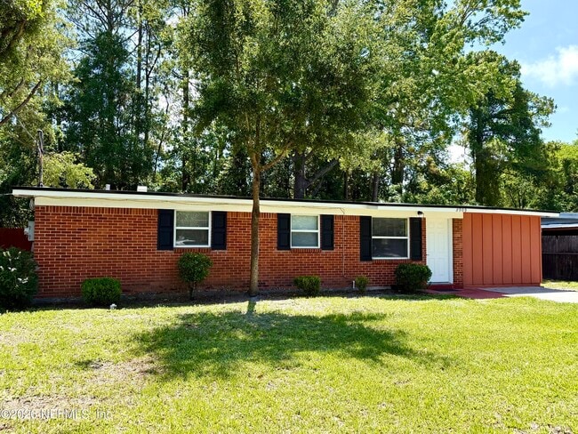 Building Photo - 2909 Lauderdale Dr E