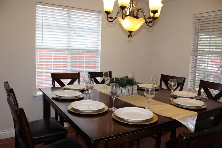 Building Photo - 311 Lebanon St