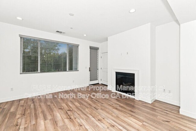 Building Photo - 1581 Country Manor Dr