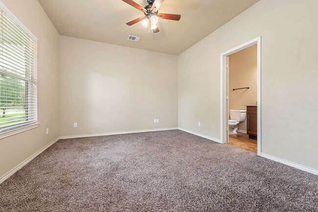 Building Photo - Beautiful 4 Bed, 4 Bath Home for Fall 2026...