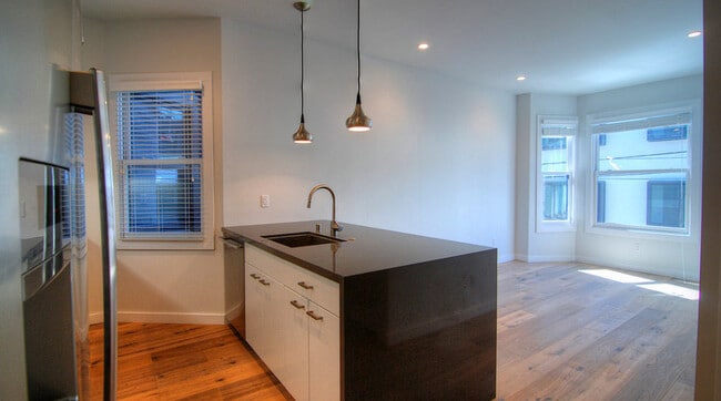 Building Photo - 1373 Minna St