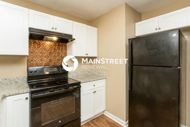 Building Photo - 4 Bedroom Pet-Friendly Home in Atlanta, GA with Main Street Renewal
