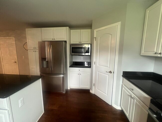 Building Photo - 24668 Thatcher Dr