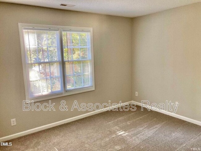 Building Photo - 117 Mint Hill Dr