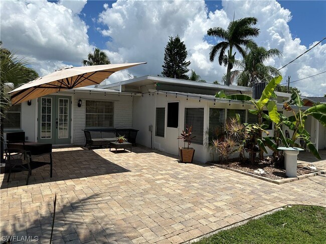 Building Photo - 4464 E Riverside Dr