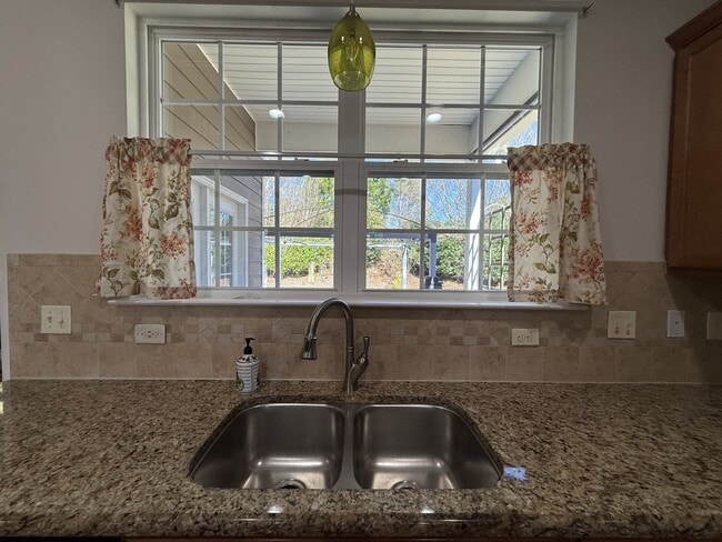 Building Photo - 505 Sweet Laurel Ln